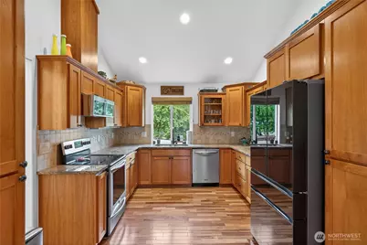 1402 N 14th St, Mount Vernon, WA 98273 - Photo 11