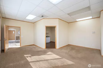1010 S Pioneer Way, Moses Lake, WA 98837 - Photo 7