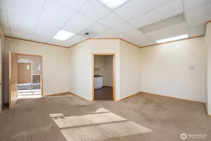 1010 S Pioneer Way, Moses Lake, WA 98837 - Photo 7