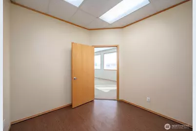 1010 S Pioneer Way, Moses Lake, WA 98837 - Photo 9