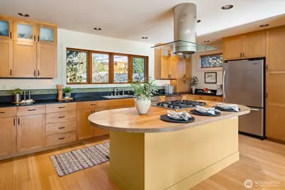 1209 N 44th Street, Seattle, WA 98103 - Photo 13