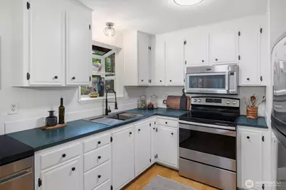 9226 NE 184th Place, Bothell, WA 98011 - Photo 11