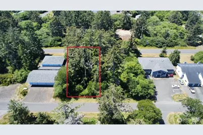 655 Sunset Avenue NE, Ocean Shores, WA 98569 - Photo 1