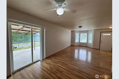 95 Barnes Street, Kelso, WA 98626 - Photo 5