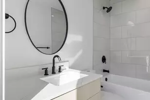 518 N 102nd St, Seattle, WA 98133 - Photo 11