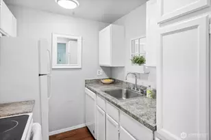 127 SW 154th St, Burien, WA 98166 - Photo 15
