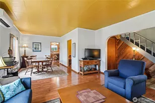 612 W Cherry St, Centralia, WA 98531 - Photo 9