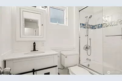 4335 NE 45th Street, Seattle, WA 98105 - Photo 21