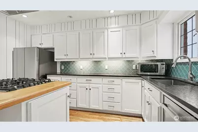 4335 NE 45th Street, Seattle, WA 98105 - Photo 11