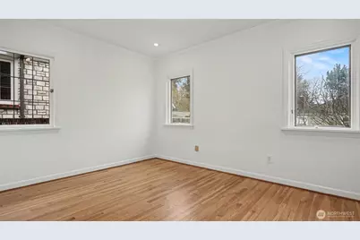 4335 NE 45th Street, Seattle, WA 98105 - Photo 19