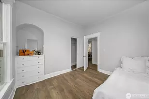 1305 NE 55th St, Seattle, WA 98105 - Photo 15
