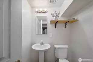 1305 NE 55th St, Seattle, WA 98105 - Photo 21
