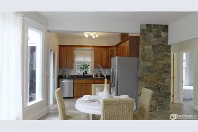 1305 NE 55th Street, Seattle, WA 98105 - Photo 11