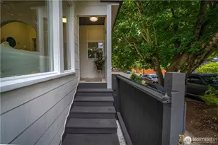 1305 NE 55th St, Seattle, WA 98105 - Photo 3