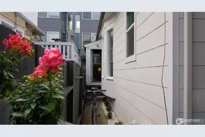 1305 NE 55th Street, Seattle, WA 98105 - Photo 25