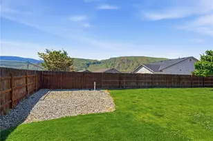 573 S James Ave, East Wenatchee, WA 98802 - Photo 37