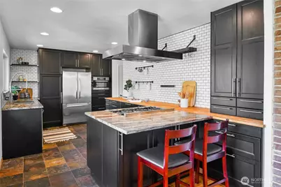 12727 Dayton Avenue N, Seattle, WA 98133 - Photo 9