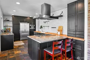 12727 Dayton Ave N, Seattle, WA 98133 - Photo 9