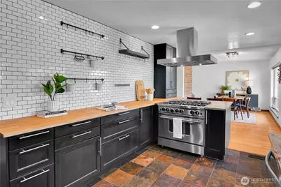 12727 Dayton Avenue N, Seattle, WA 98133 - Photo 11