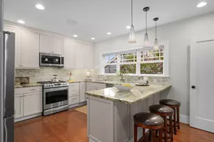 1423 Nob Hill Ave N, Seattle, WA 98109 - Photo 9