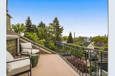 1423 Nob Hill Avenue N, Seattle, WA 98109 - Photo 17