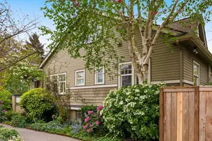 1423 Nob Hill Ave N, Seattle, WA 98109 - Photo 35