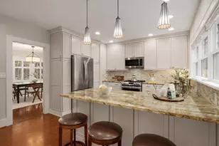1423 Nob Hill Ave N, Seattle, WA 98109 - Photo 11