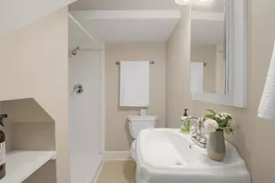 1423 Nob Hill Ave N, Seattle, WA 98109 - Photo 27