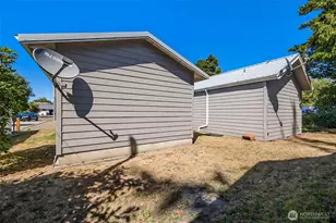 1210 32 St, Seaview, WA 98644 - Photo 37