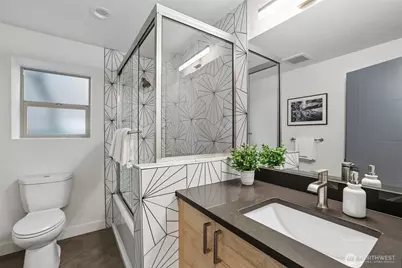 1428 Palm Avenue SW, Seattle, WA 98116 - Photo 9