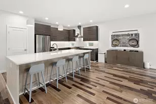 2627 SW 100th St, Seattle, WA 98146 - Photo 9