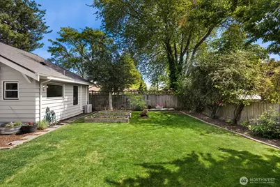 457 N 65th Street, Seattle, WA 98103 - Photo 25