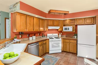 932 NW Nakata Avenue, Bainbridge Island, WA 98110 - Photo 13