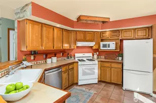 932 NW Nakata Ave, Bainbridge Island, WA 98110 - Photo 13