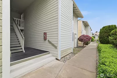 14401 SE Petrovitsky Road #E101, Renton, WA 98058 - Photo 3