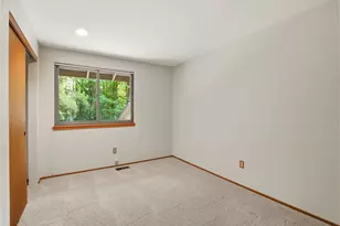 24214 SE 18th Pl, Sammamish, WA 98075 - Photo 31