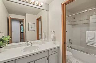 24214 SE 18th Pl, Sammamish, WA 98075 - Photo 33
