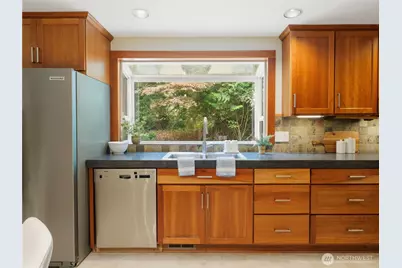 24214 SE 18th Place, Sammamish, WA 98075 - Photo 15