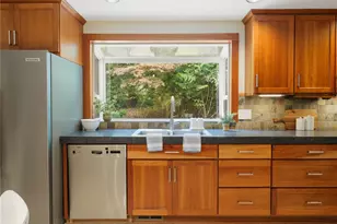 24214 SE 18th Pl, Sammamish, WA 98075 - Photo 15