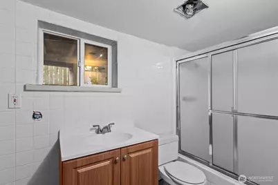 2010 NE 54th Street, Seattle, WA 98105 - Photo 25