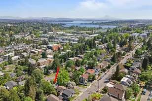 2010 NE 54th St, Seattle, WA 98105 - Photo 33
