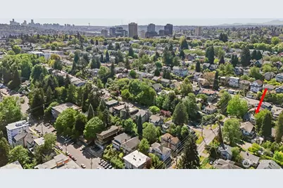2010 NE 54th Street, Seattle, WA 98105 - Photo 39