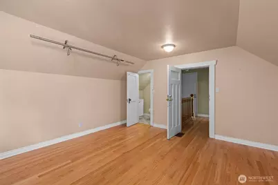 2010 NE 54th Street, Seattle, WA 98105 - Photo 17