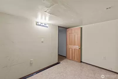 2010 NE 54th Street, Seattle, WA 98105 - Photo 19