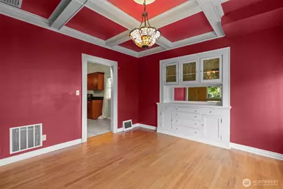 2010 NE 54th Street, Seattle, WA 98105 - Photo 7