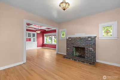 2010 NE 54th Street, Seattle, WA 98105 - Photo 5