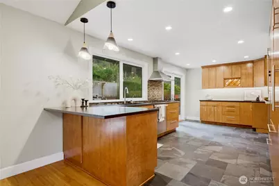 15237 SE 48th Drive, Bellevue, WA 98006 - Photo 9