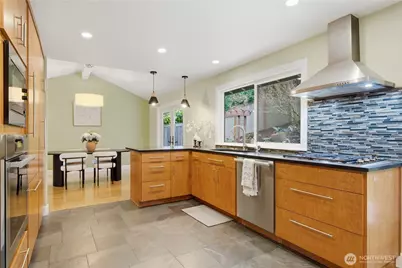 15237 SE 48th Drive, Bellevue, WA 98006 - Photo 11