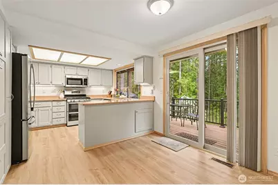 22934 SE 37th St, Sammamish, WA 98075 - Photo 11