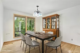 22934 SE 37th St, Sammamish, WA 98075 - Photo 9